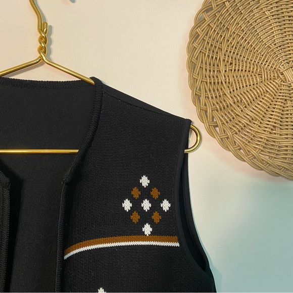 Southwestern Boho Knit Vest - Picture 4 of 5